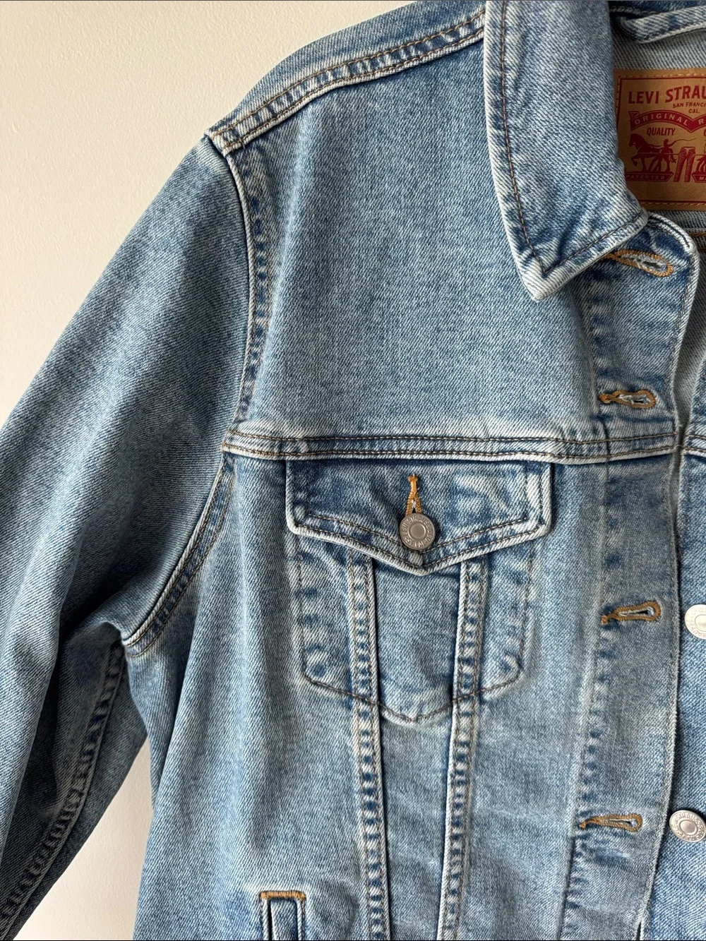 Levi's Light Blue Vintage-Inspired Denim Jacket
